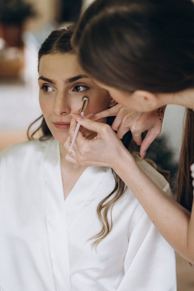 Make-Up